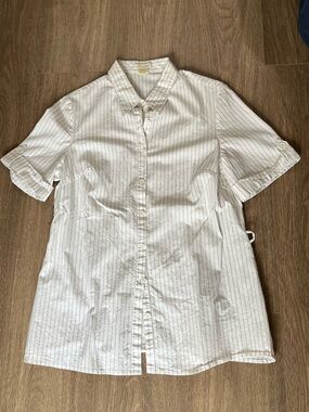 Classic White Pinstripe Short-Sleeve Button-Down Shirt
